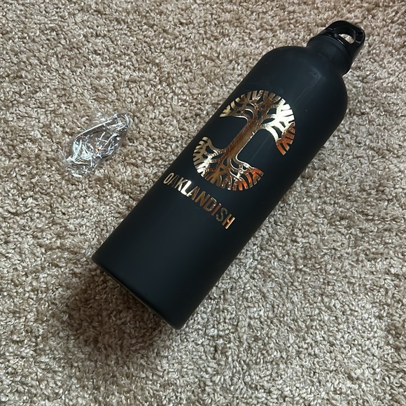 Oaklandish black aluminum water bottle - Picture 2 of 9